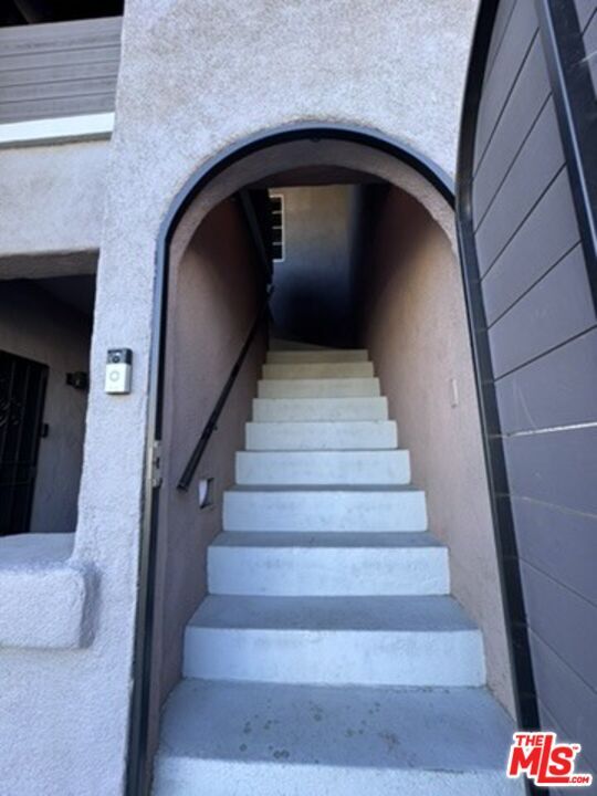 Building Photo - 1425 S Curson Ave