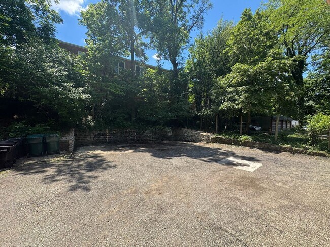 Building Photo - 211 Loraine Ave