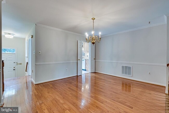 Building Photo - 6867 Williamsburg Pond Ct