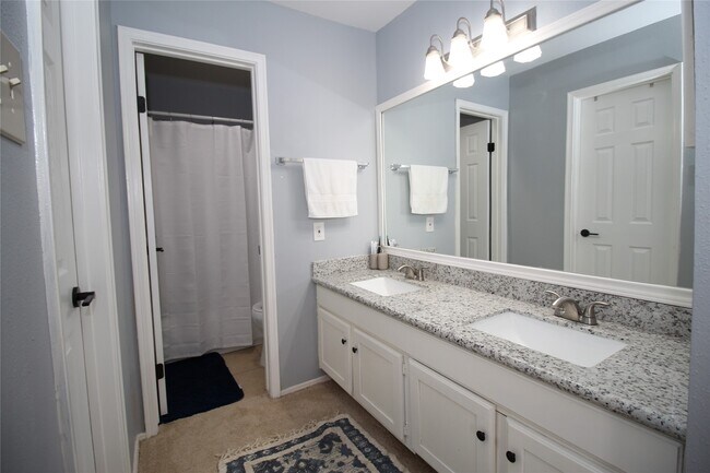 Building Photo - 9707 Richmond Ave.