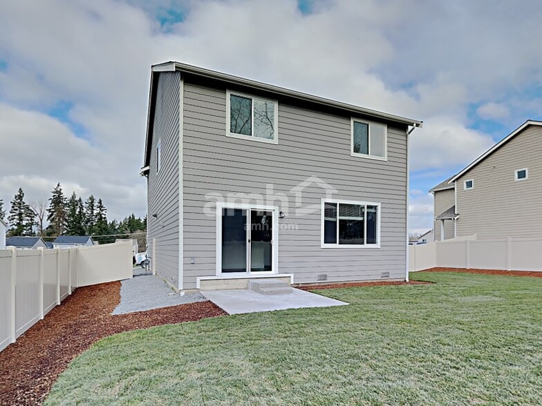 Building Photo - 1708 194th St E