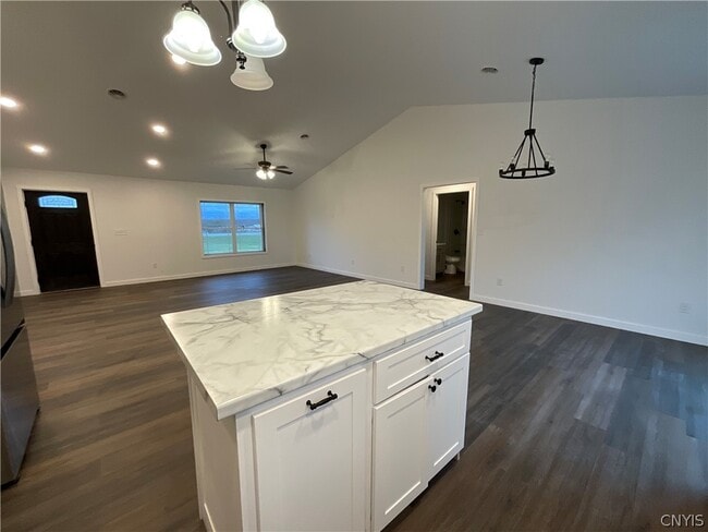 Building Photo - 32183 US-20