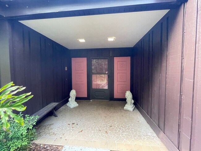 Building Photo - Mid-Century Modern Oasis on 5+ Acres – Pri...