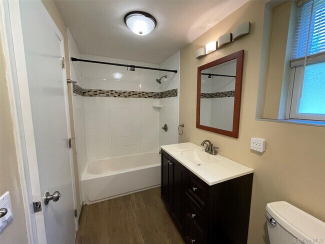 Building Photo - 328 E Broadway