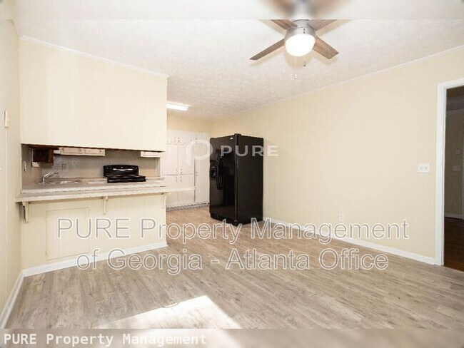 Building Photo - 951 Majesty Ln