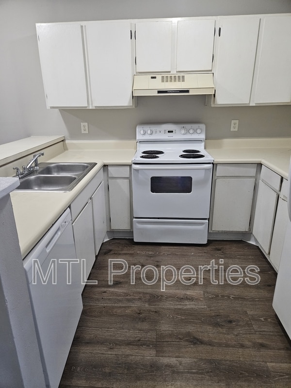 Building Photo - 1684 Eagles Pl