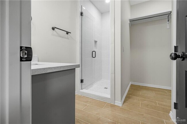 Building Photo - 12 Hidden Hls St