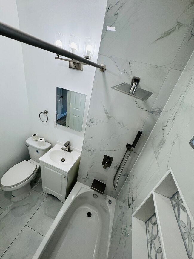 Building Photo - 59 Henry St