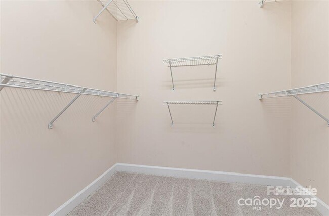 Building Photo - 3439 12 Oaks Pl