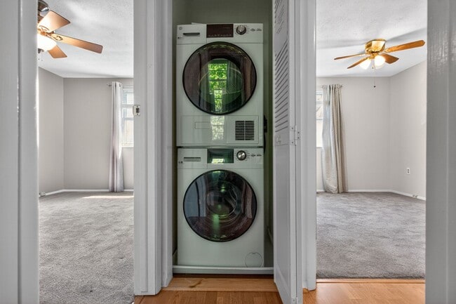 Building Photo - 2806 Logway Rd