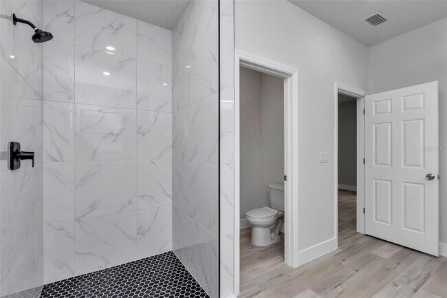 Building Photo - 7911 N Pocono Dr