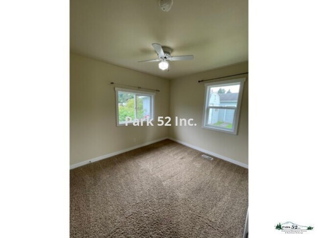 Building Photo - 7022 S Thompson Ave