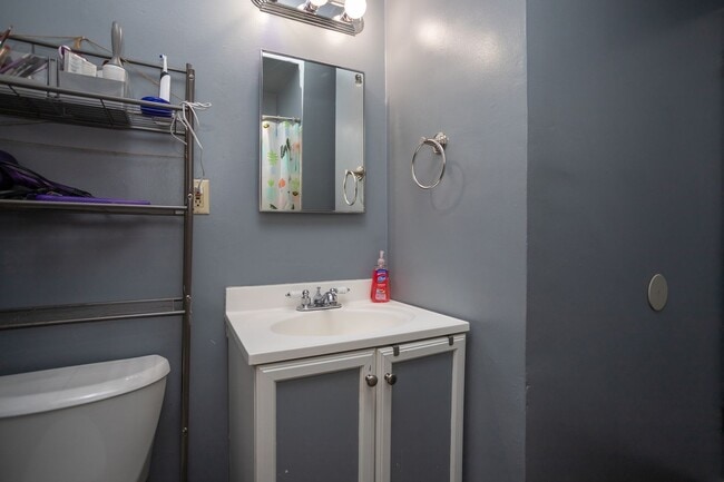 Building Photo - Adorable Ranch in Downtown Colorado Springs!