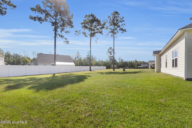 Building Photo - 174 Finch Ln