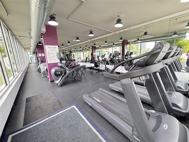 Building Photo - 100 Lincoln Rd