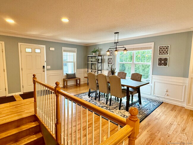 Building Photo - 28 Woodridge Dr