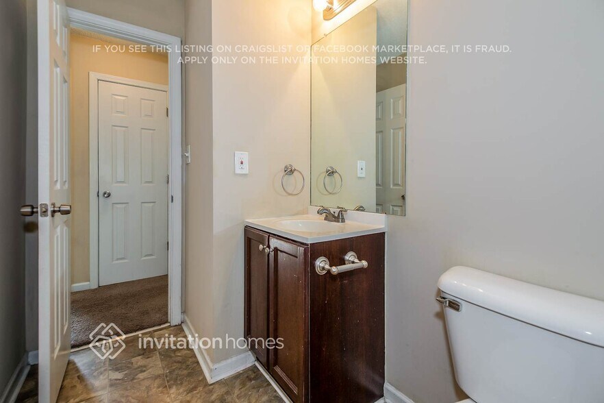Building Photo - 869 Tramore Dr
