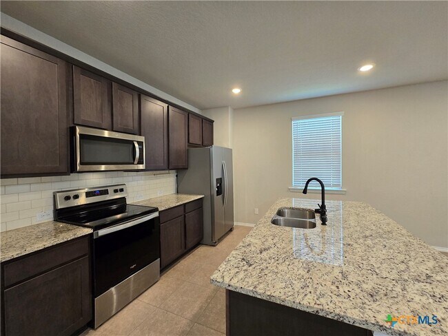 Building Photo - 2565 Hiddenbrooke Trace
