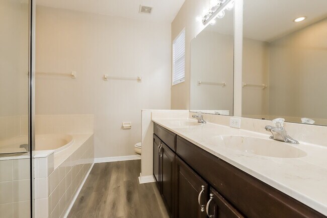 Building Photo - 8549 Deer Chase Dr