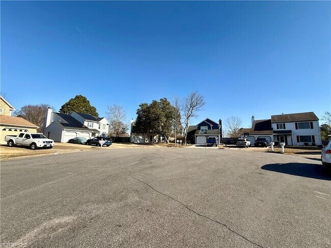 Building Photo - 2012 Springside Ct