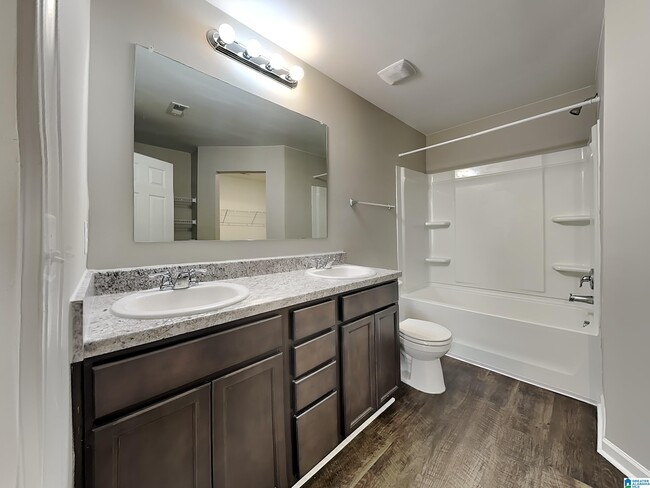 Building Photo - 960 Brookhaven Dr