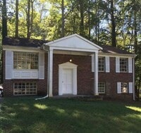 Building Photo - 8420 Stonewall Jackson Dr