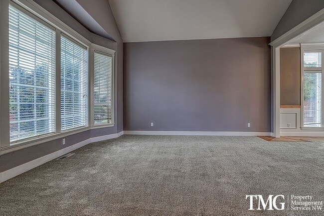 Building Photo - Stunning Home in Sought-After Ashley Heights!