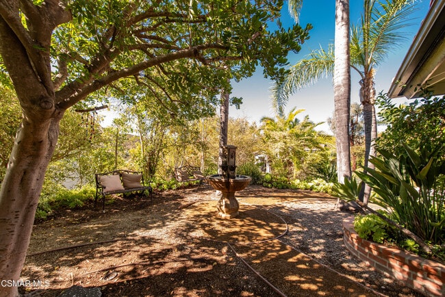 Building Photo - 2670 Grandoaks Dr