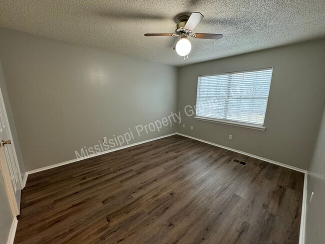 Building Photo - 1BR/1BA For Rent