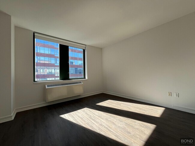 Building Photo - 70 Battery Pl