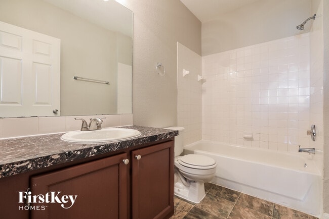 Building Photo - 4167 N Biscayne Dr