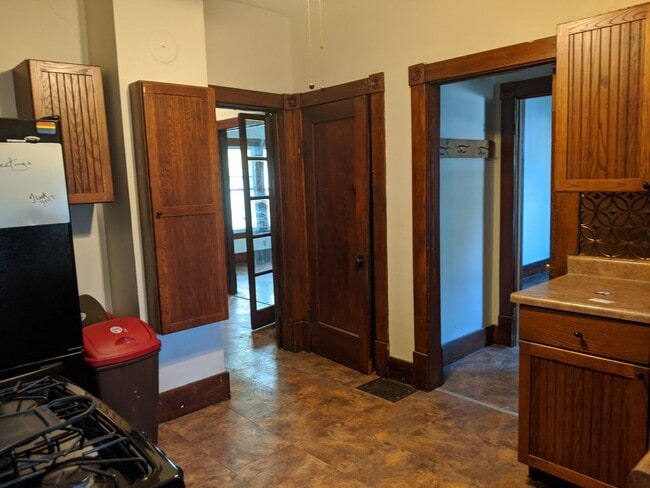 Building Photo - 4 bedroom home