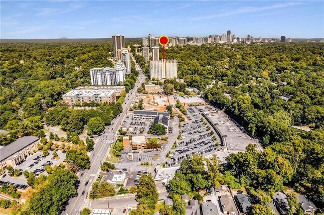 Building Photo - 2479 Peachtree Rd NE