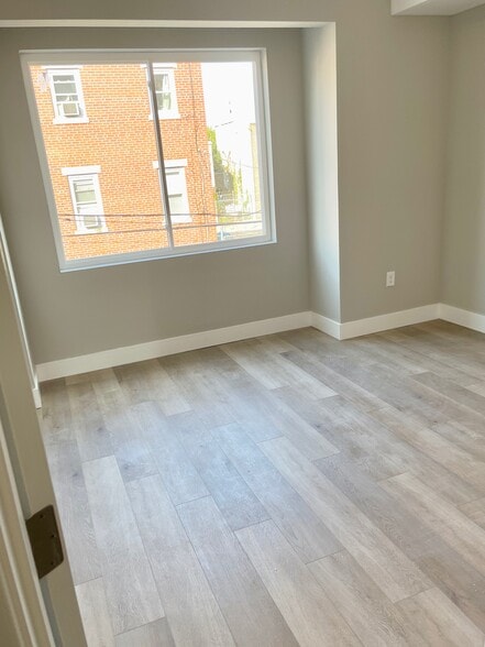 main floor bedroom 1 - 1624 W Stiles St