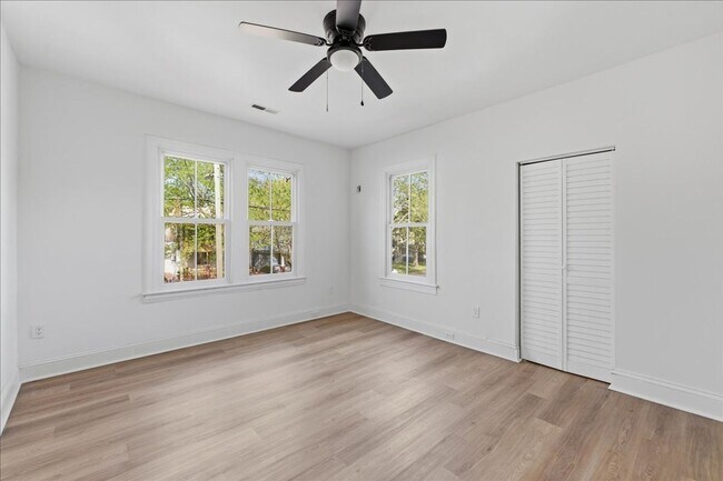 Building Photo - 423 Mt Vernon Ave