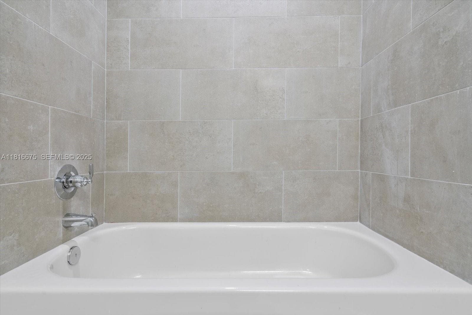 Building Photo - 420 SW 7th St