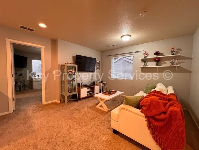 Building Photo - *MOVE IN SPECIAL!* Stunning Hazel Dell Two-Story with High End Appliances