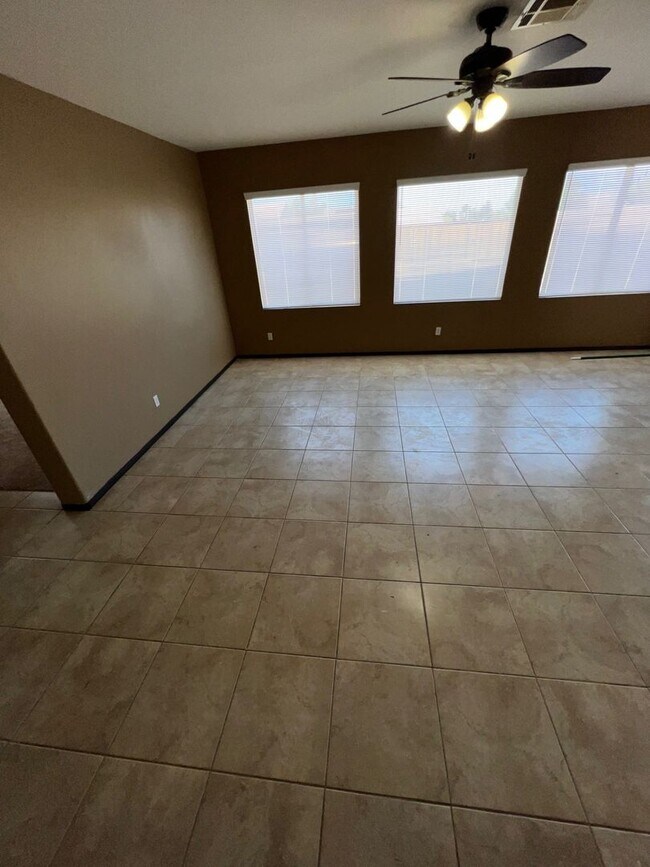 Building Photo - Massive 5BR/4BA Luxury Home in Adelanto — ...