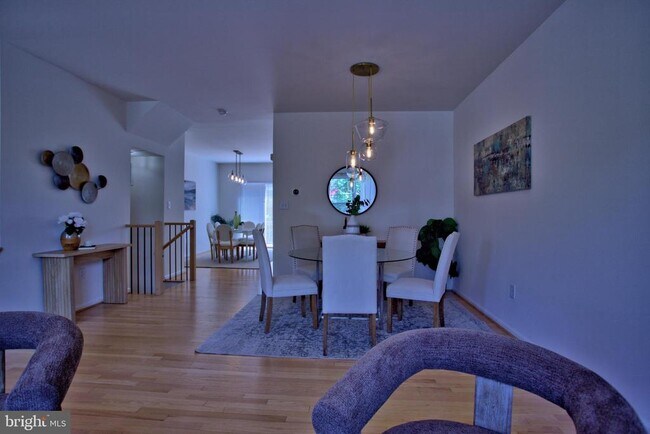 Building Photo - 14679 Seasons Dr