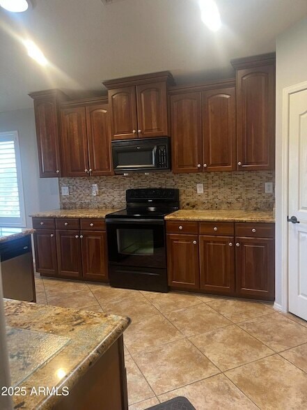 Building Photo - 35282 N Shorthorn Trail
