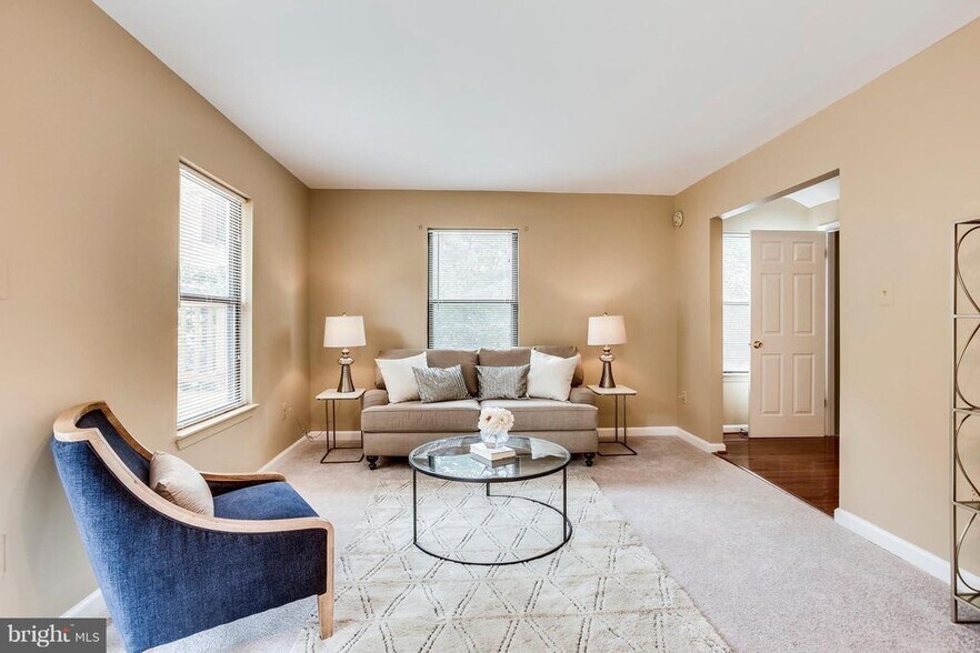 Building Photo - 939 Barton Oaks Pl