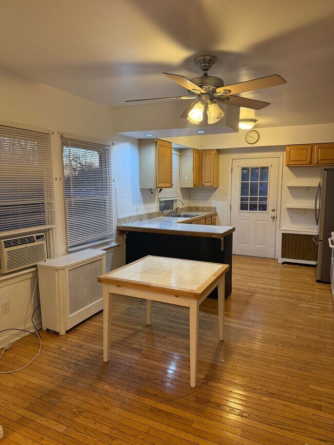 Building Photo - High_1368