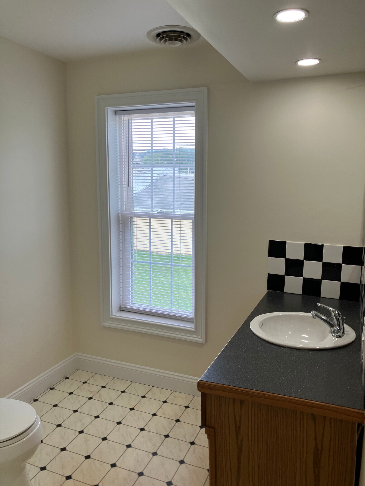 Building Photo - 509 Pine St