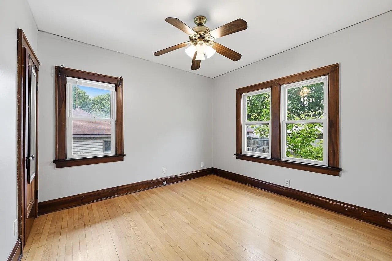 Building Photo - 3307 S Springfield Ave