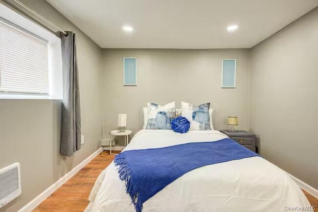 Building Photo - 8 Carl Pl