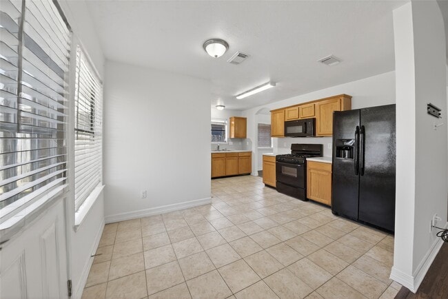 Building Photo - 16122 Cypress Point Dr