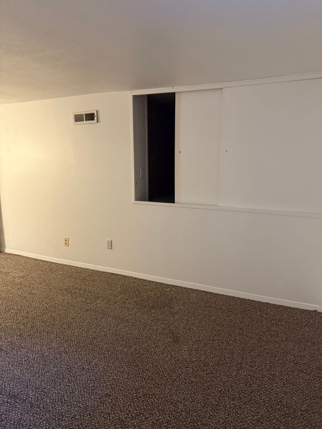 Building Photo - 1431 Central Ave