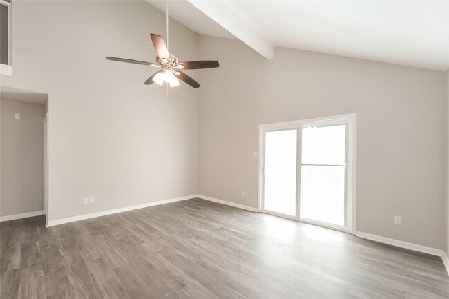 Building Photo - 5630 Gineridge Dr
