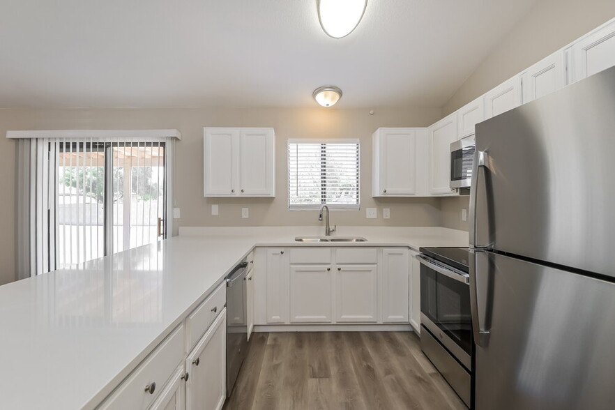 Building Photo - 9647 E Banbridge St