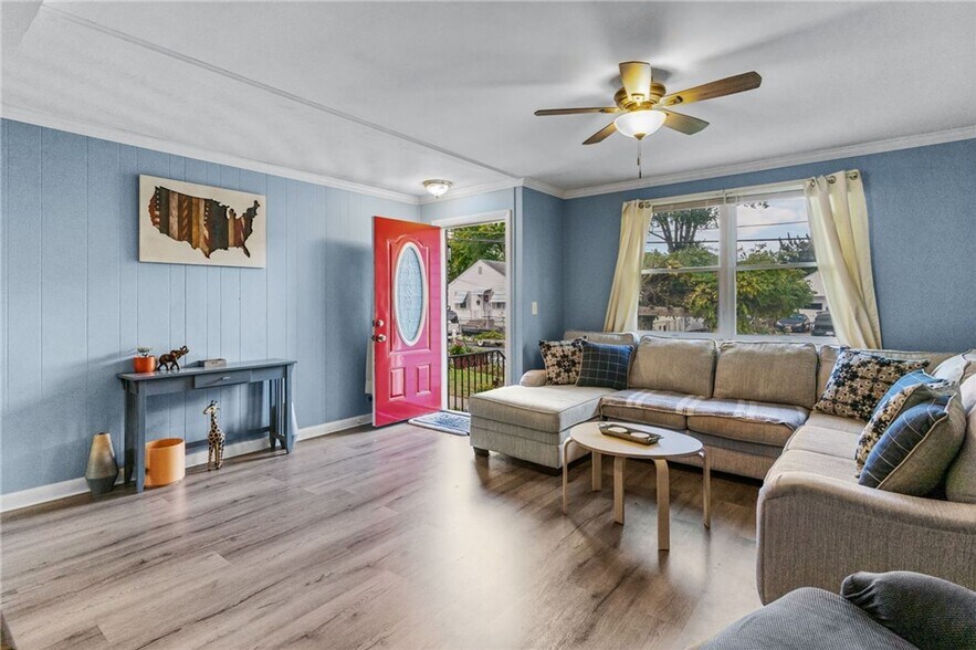 Building Photo - 45-47 Clym Street